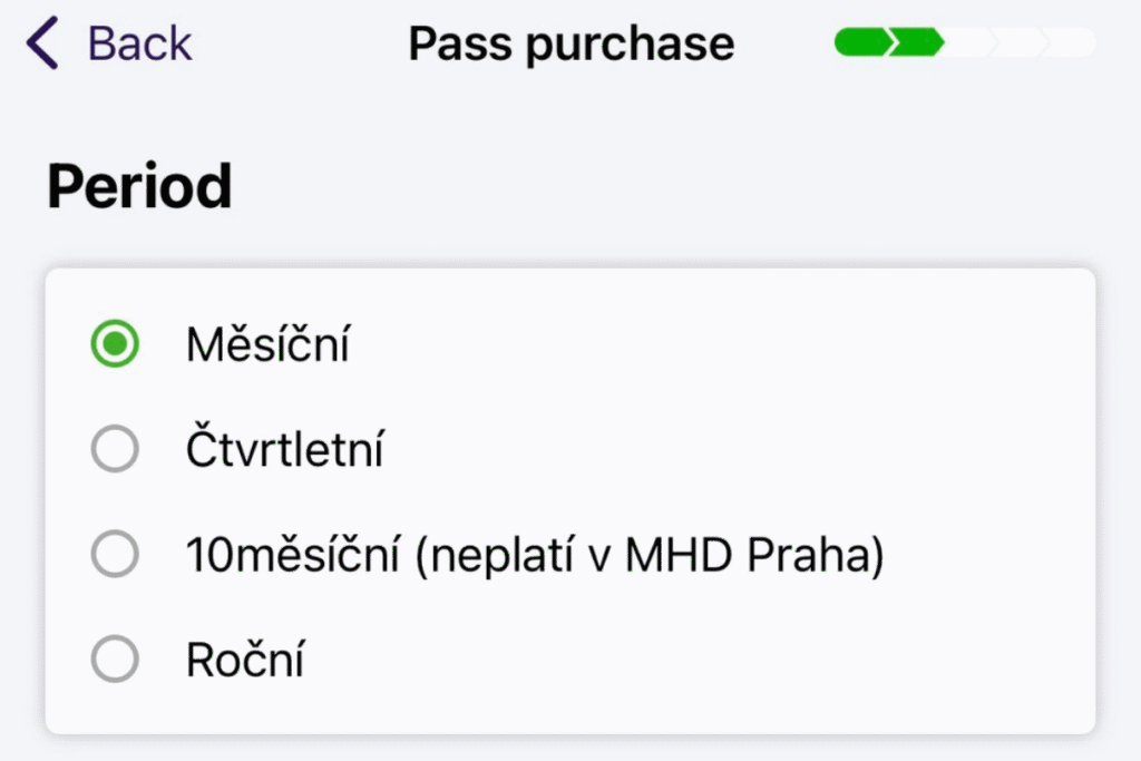 PID Lítačka pass purchase screen showing period options in Czech: Měsíční (monthly), Čtvrtletní (quarterly), 10měsíční (10-month), and Roční (annual)